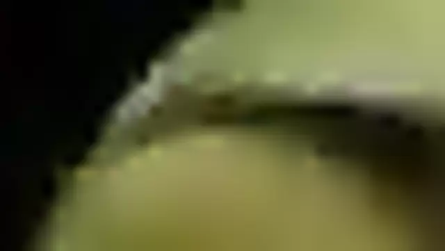 Узбечка трахает киску пальцами