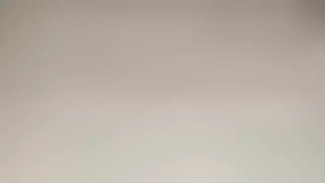 Брюнетка из Узбекистана прыгает на члене друга